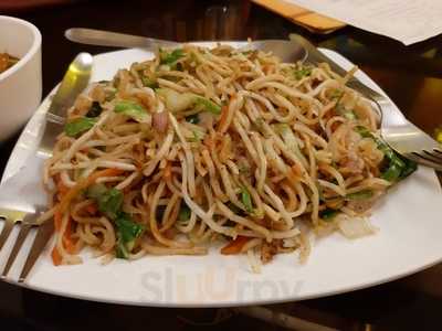 Nik's The Momolicious