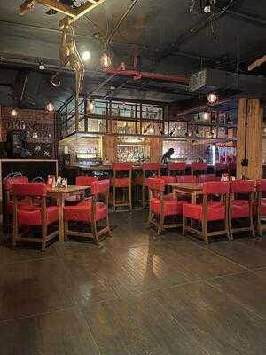 The Drunken Monkey - Hotel O2 Vip