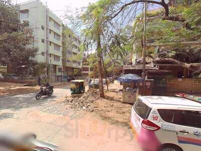 Barebones-the Balcony Bar