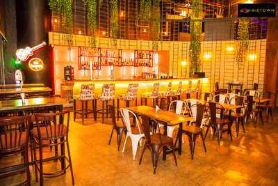 Midtown Bar & Lounge