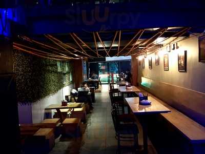 Midtown Bar & Lounge