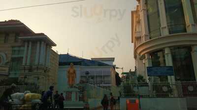 Chachas Hotel Restaurant