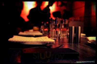 Status The Cocktail Bar