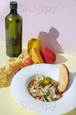 Mirage Poolside Bar & Cafe