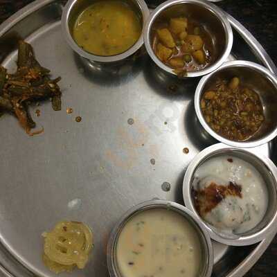 Mayur Veg. Thali - Deccan