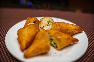 100mt.parkstreet Resto-banquet