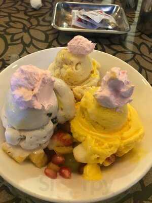 Snowfield Dessert Pub