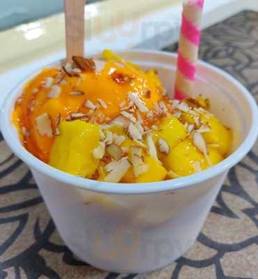 Snowfield Dessert Pub