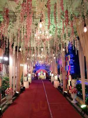 Zora Multicusine Restaurant