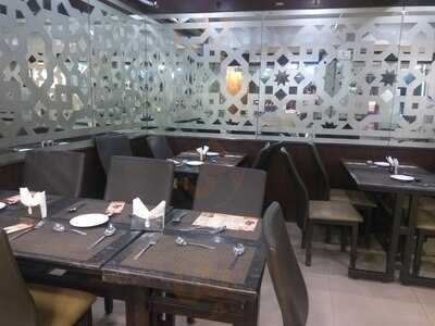 Zaffron Resturant Chennai Palikaranai