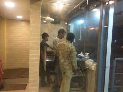 Zaffron Resturant Chennai Palikaranai