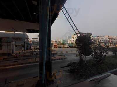 Zaffron Resturant Chennai Palikaranai