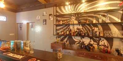 Elfin Bar & Restaurant