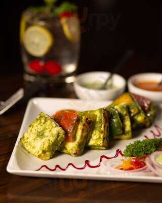 Matinee Bar & Kitchen