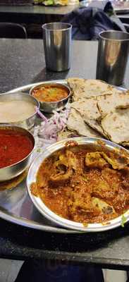 Sayee Biryani Kolhapuri Thaat