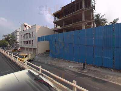 Swathi, Swayam- Hotel Saravana Bhavan