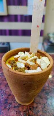 Khatri Bandhu Pot Ice Cream