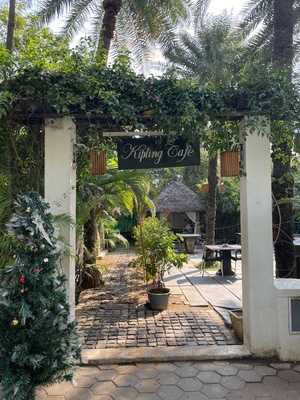 Cocktail Bar By Kipling