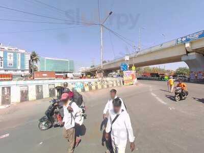 Xtreme Sports Bar & Grill