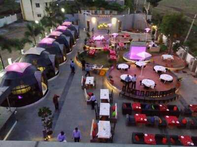 Crystal Hut Executive Q Bar And Restro