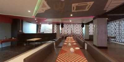 Crystal Hut Executive Q Bar And Restro