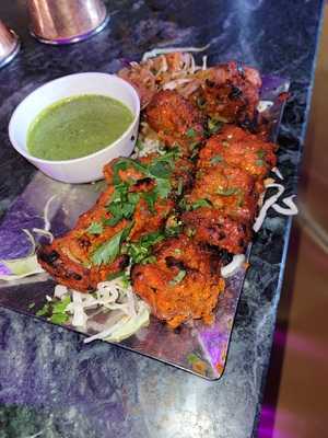 Tiffins Veg Restaurent