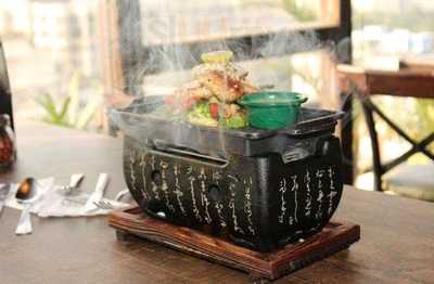 Rocks Bar & Restaurant