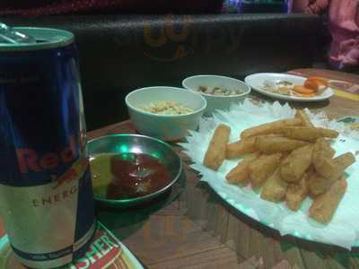 Rocks Bar & Restaurant