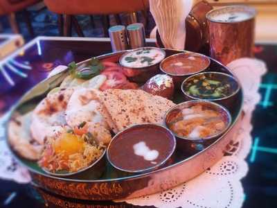 Rocks Bar & Restaurant