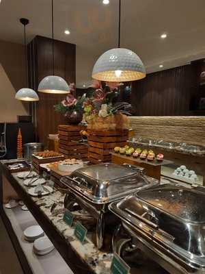 First Innings - Multicuisine Restaurant