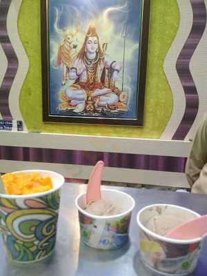 Khatri Bandhu Pot Ice Cream