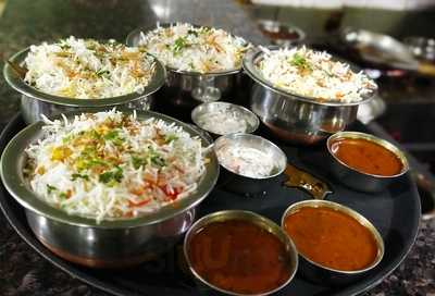 Minakshi Hotel & Chinese Restaurant