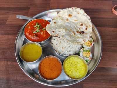 Minakshi Hotel & Chinese Restaurant