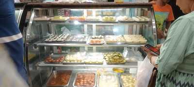 Deshbandhu Mistanna Bhandar