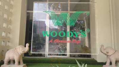 Woody's