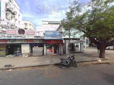 Thamizhini Sweets & Bakery