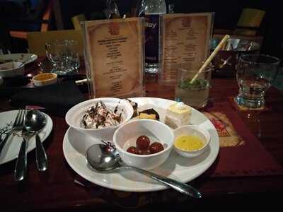 3bs – Buddies, Bar & Barbecues