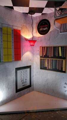 Upside Resto Sports Bar