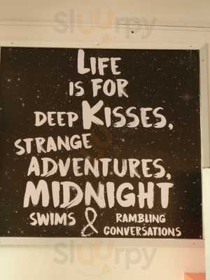 Upside Resto Sports Bar