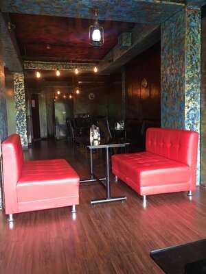 Captain's Deck Bar And Grill