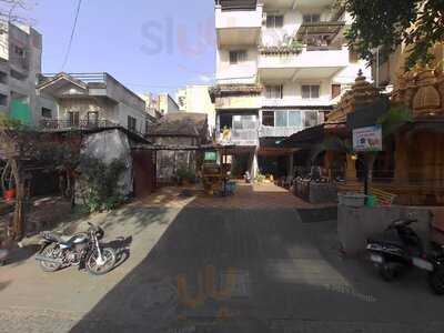 Jhatka Missal House & Snack Center