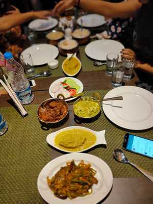 Tessa Restaurant & Bar