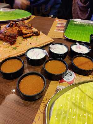 Hotel Thalapakattu Restaurant