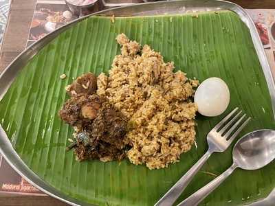 Hotel Thalapakattu Restaurant