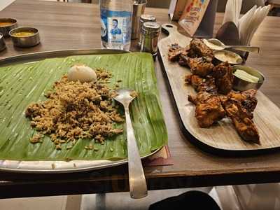 Hotel Thalapakattu Restaurant