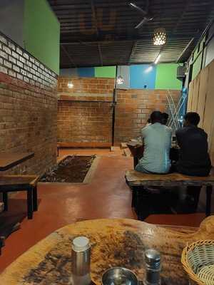 Wooden Table Restaurant