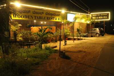 Wooden Table Restaurant