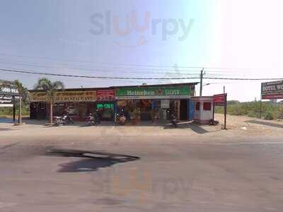 Wooden Table Restaurant