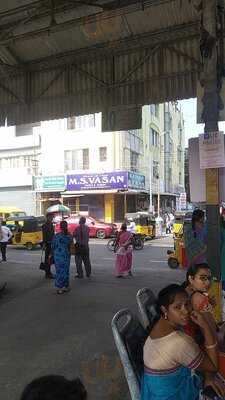 Vasan Sweets And Snacks