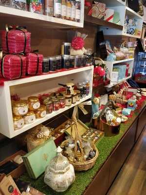 Zoroy Luxury Chocolates